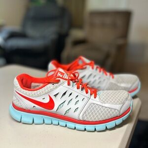 Nike Free Run Athletic Sneakers Women’s Size 9 Grey Coral Blue